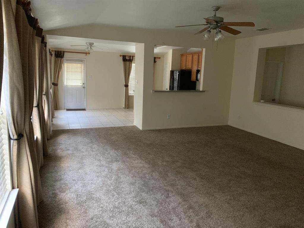 2784 N Sunlight Drive Property Photo 3