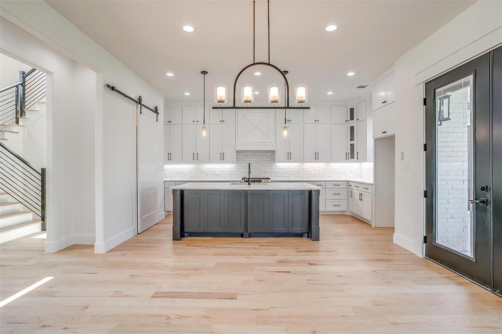 138 Buddy Court Property Photo 6