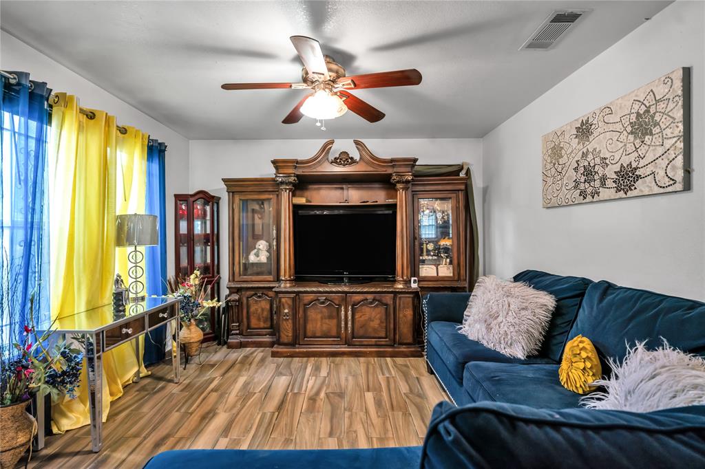 1713 Glenmore Avenue Property Photo 4