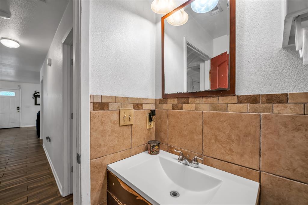 1713 Glenmore Avenue Property Photo 13
