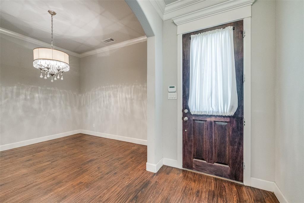 6900 Golf Green Drive Property Photo 3