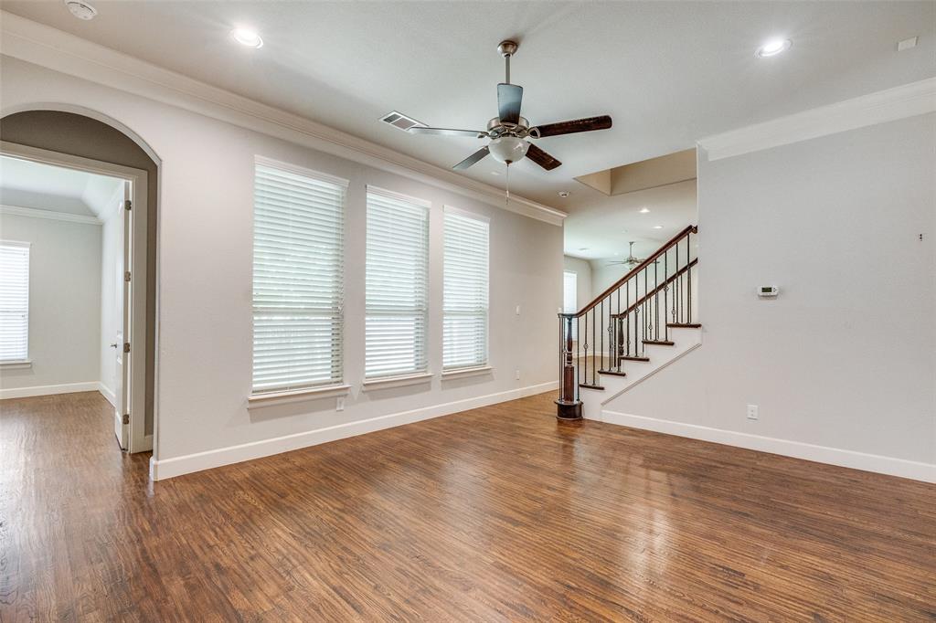 6900 Golf Green Drive Property Photo 4