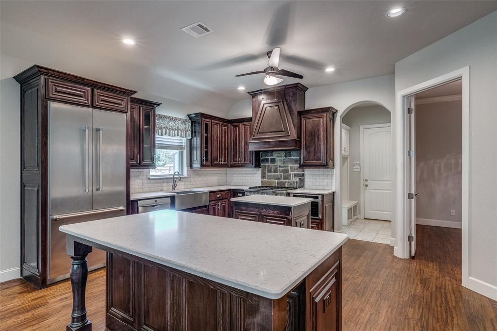6900 Golf Green Drive Property Photo 8