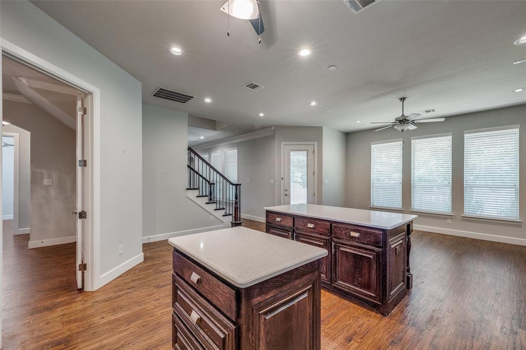 6900 Golf Green Drive Property Photo 12
