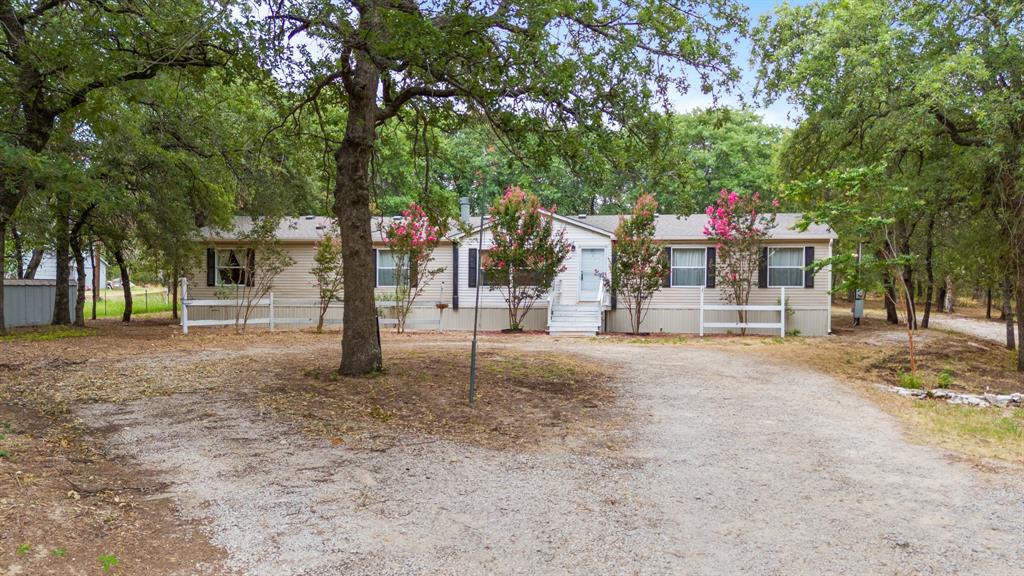 1635 County Road 4781 Property Photo 2