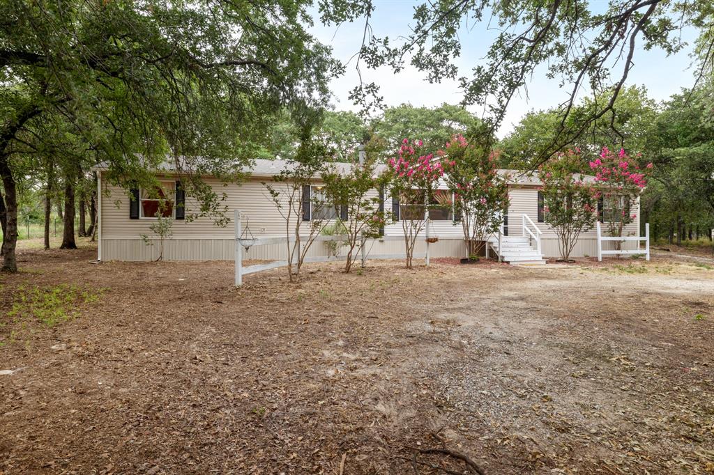 1635 County Road 4781 Property Photo 3