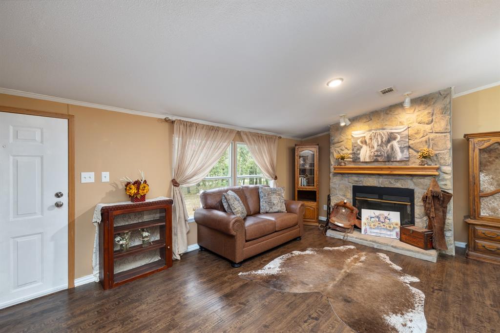 1635 County Road 4781 Property Photo 5
