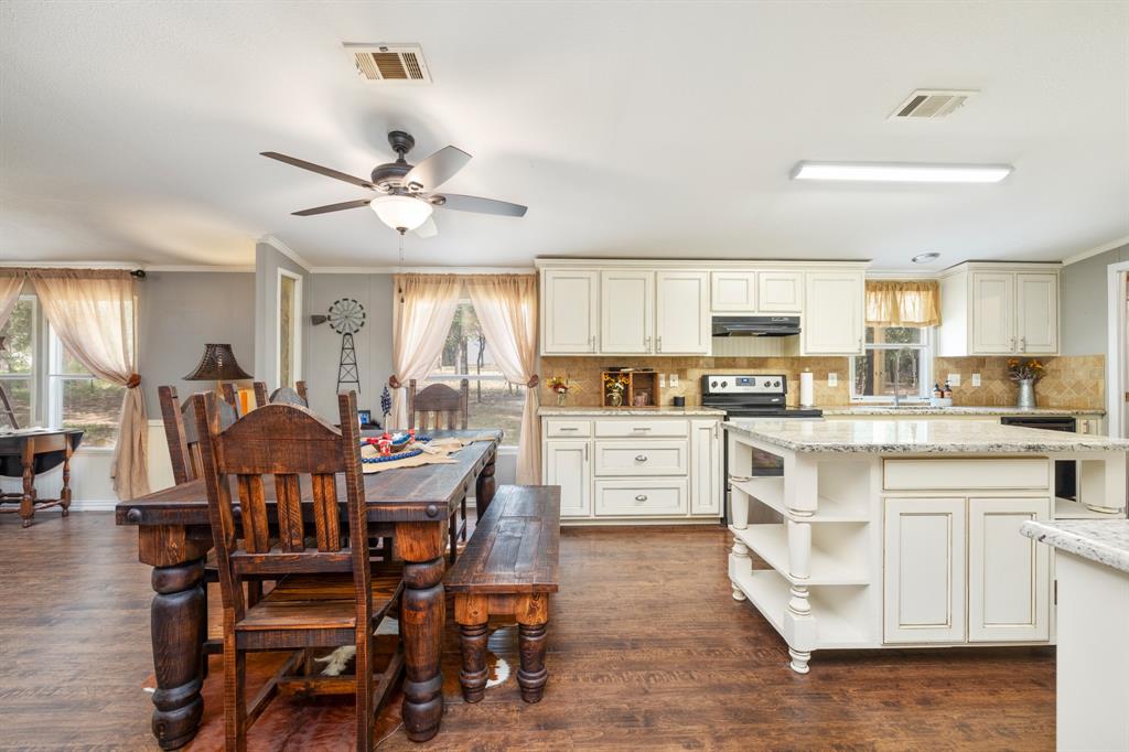 1635 County Road 4781 Property Photo 10