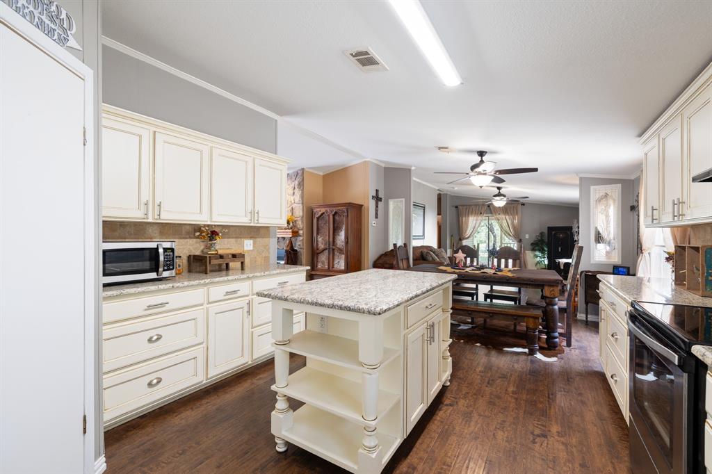 1635 County Road 4781 Property Photo 11