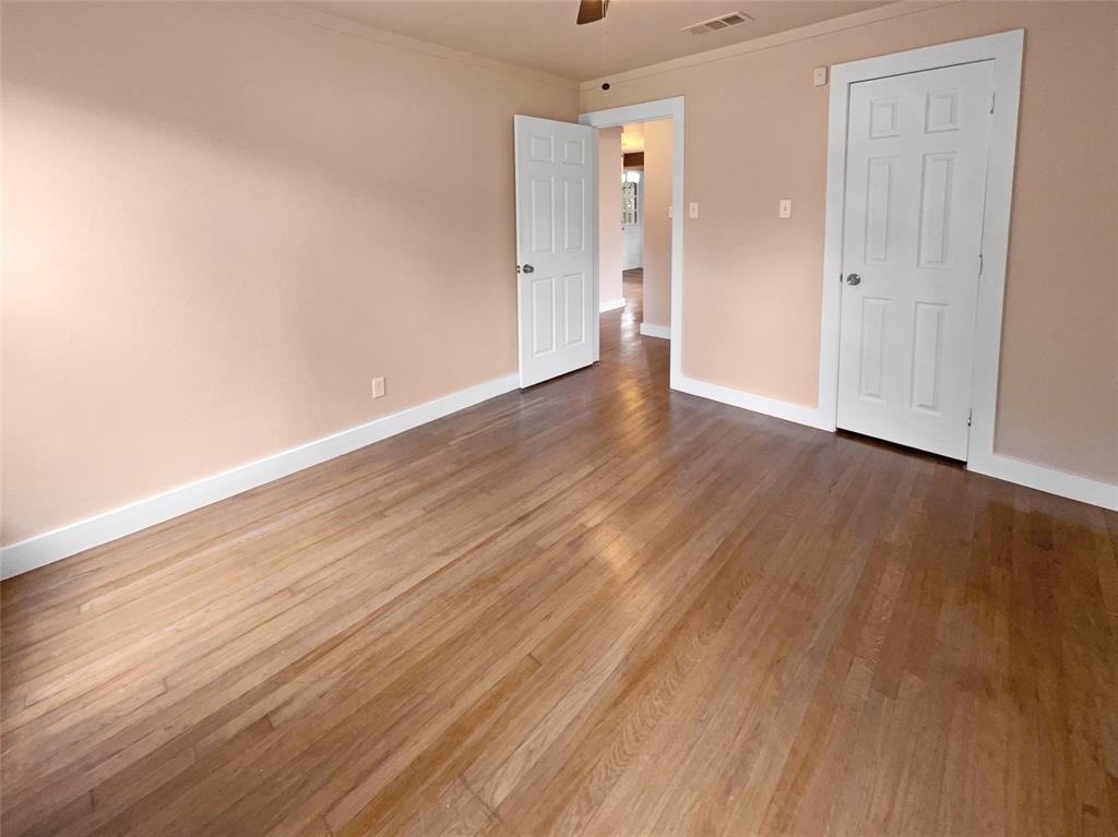1427 Arborvitae Avenue Property Photo 3
