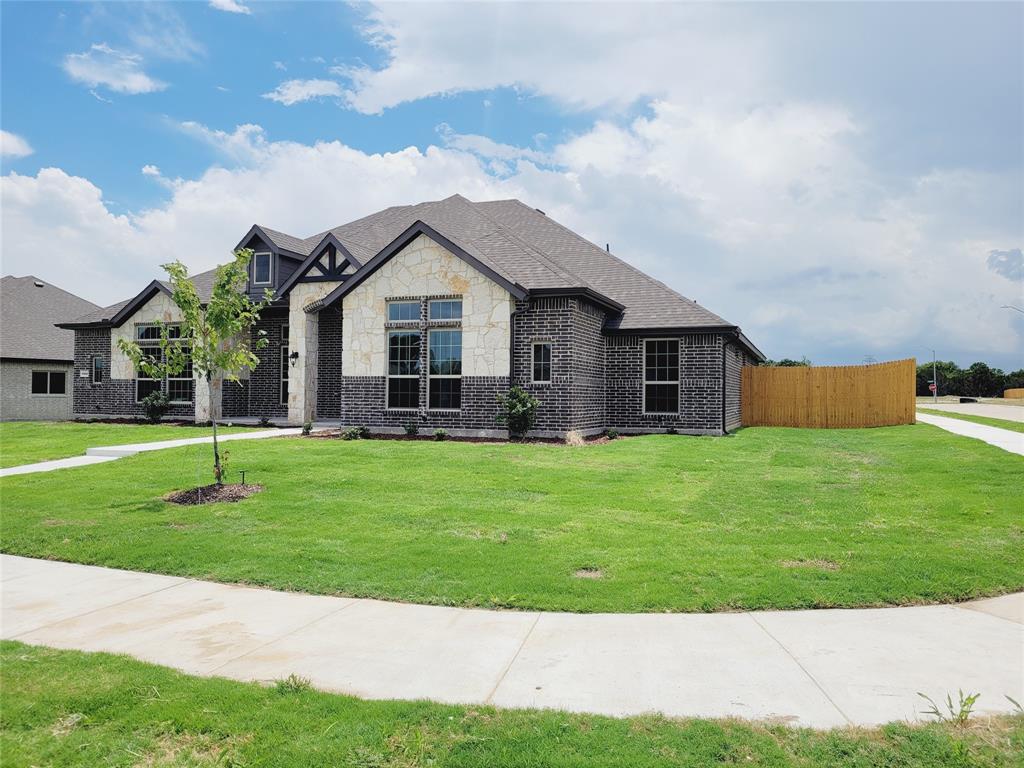 1908 Comanche Drive Property Photo 2