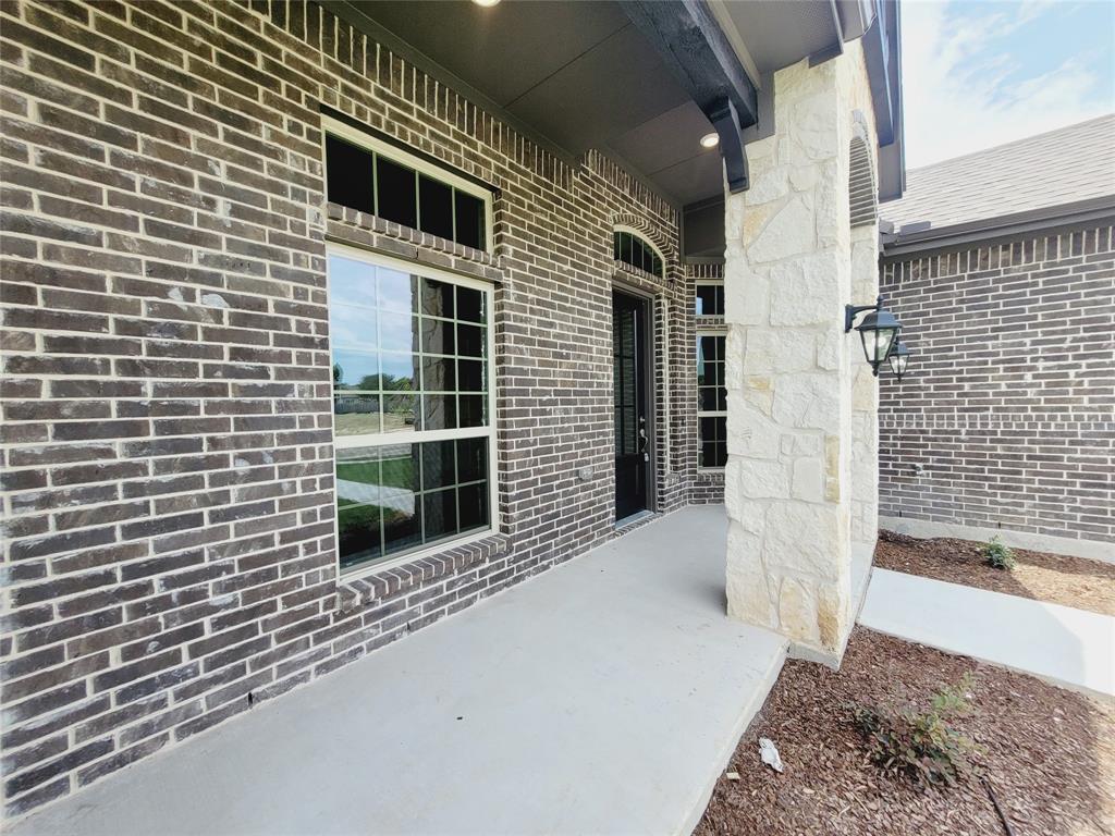 1908 Comanche Drive Property Photo 3