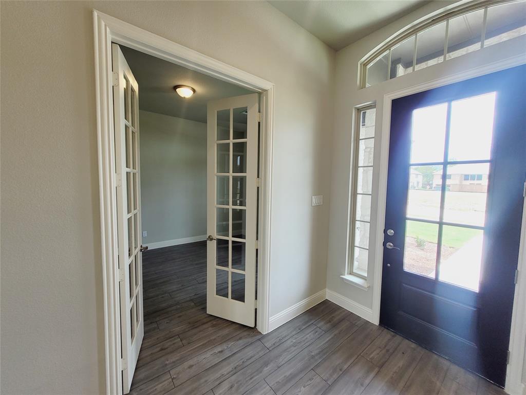 1908 Comanche Drive Property Photo 5