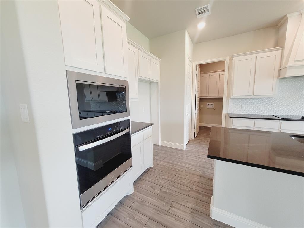 1908 Comanche Drive Property Photo 9