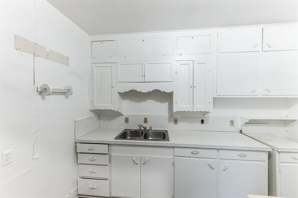 920 N 3rd Avenue Property Photo 15