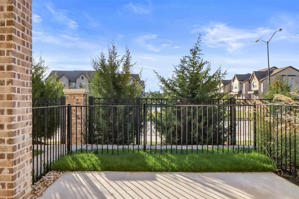 2617 St Helena Lane Property Photo 3