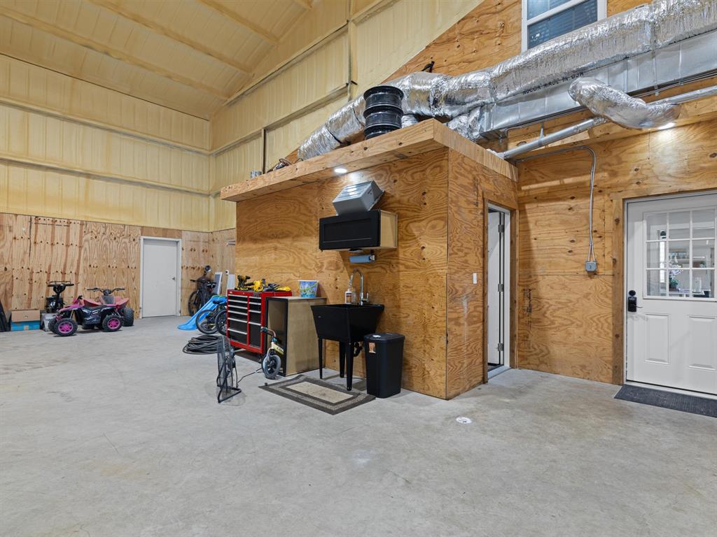 1393 N Fm 1752 Property Photo 9