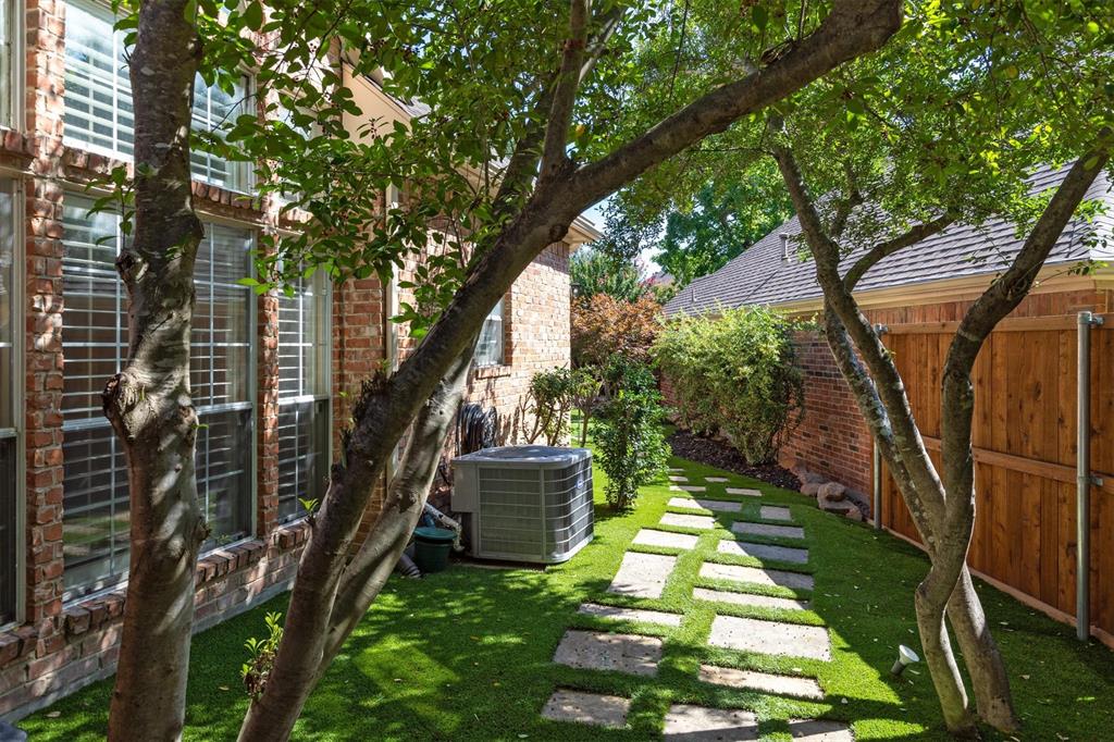 5904 Summer Point Drive Property Photo 4