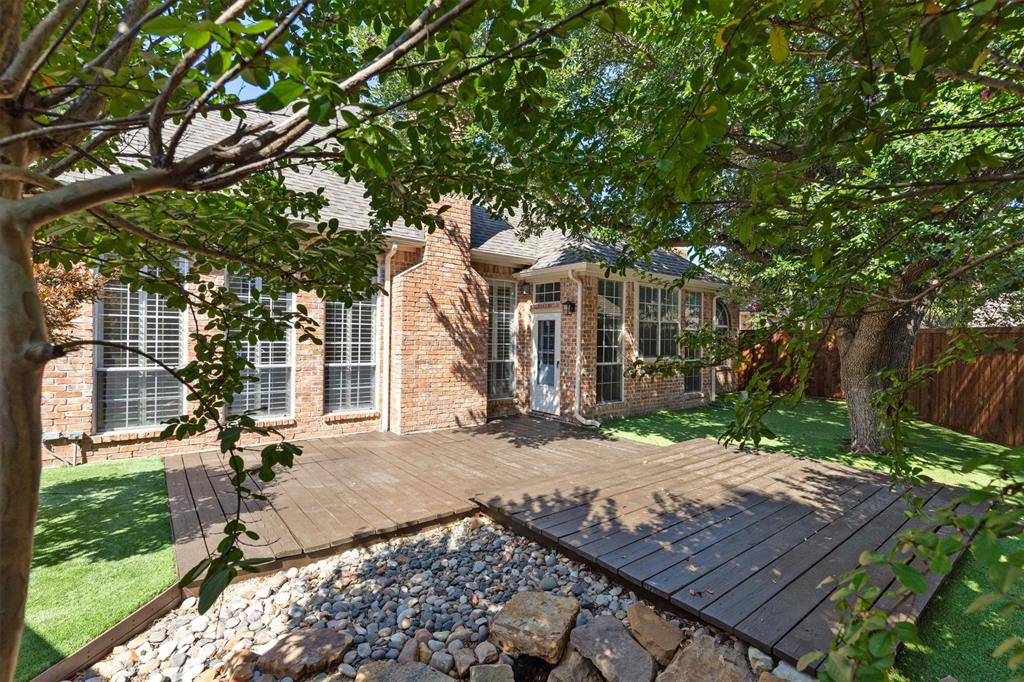 5904 Summer Point Drive Property Photo 6