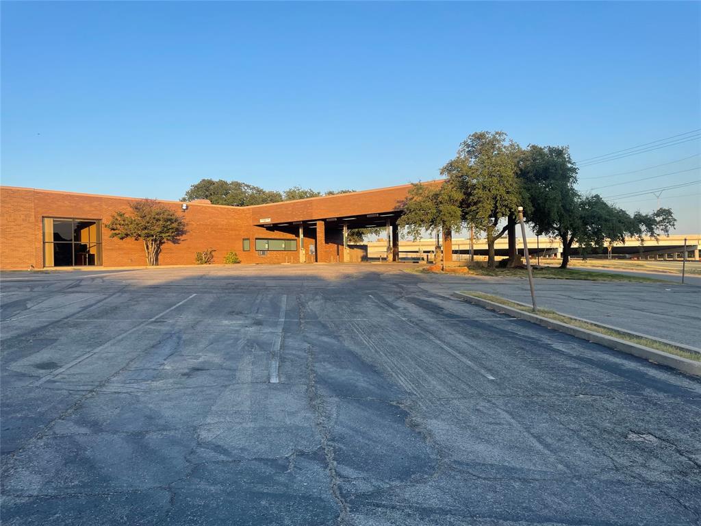 500 N Sam Rayburn Freeway Property Photo 2