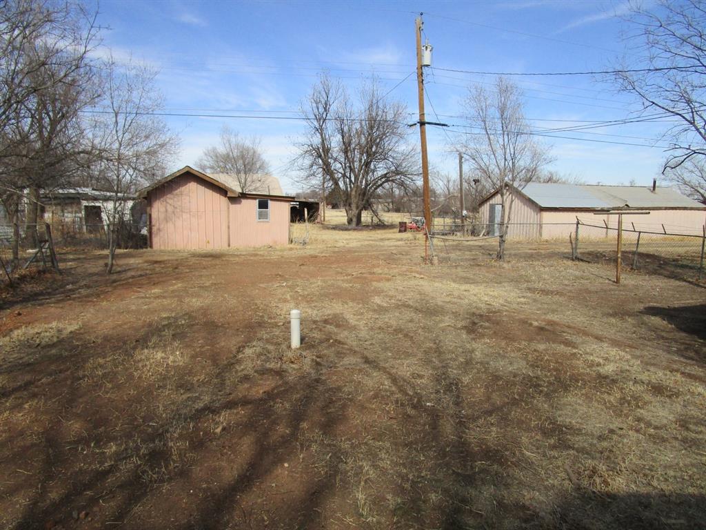 109 E 14th Street Property Photo 12