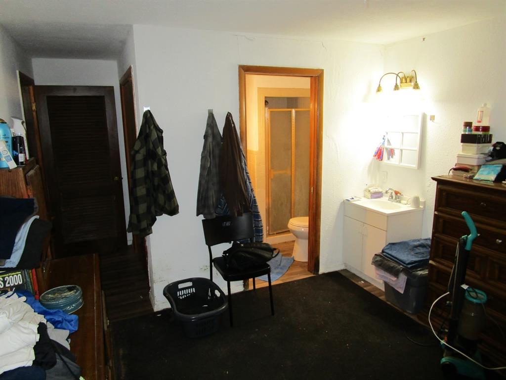 109 E 14th Street Property Photo 22