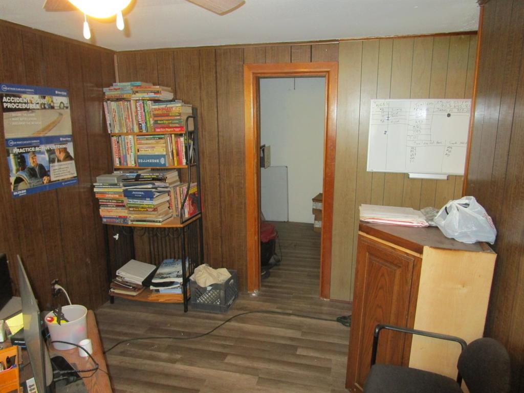 109 E 14th Street Property Photo 28
