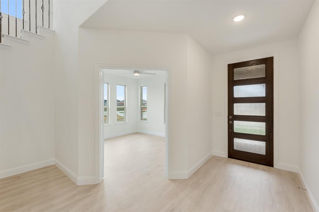 188 Creekside Drive Property Photo 3