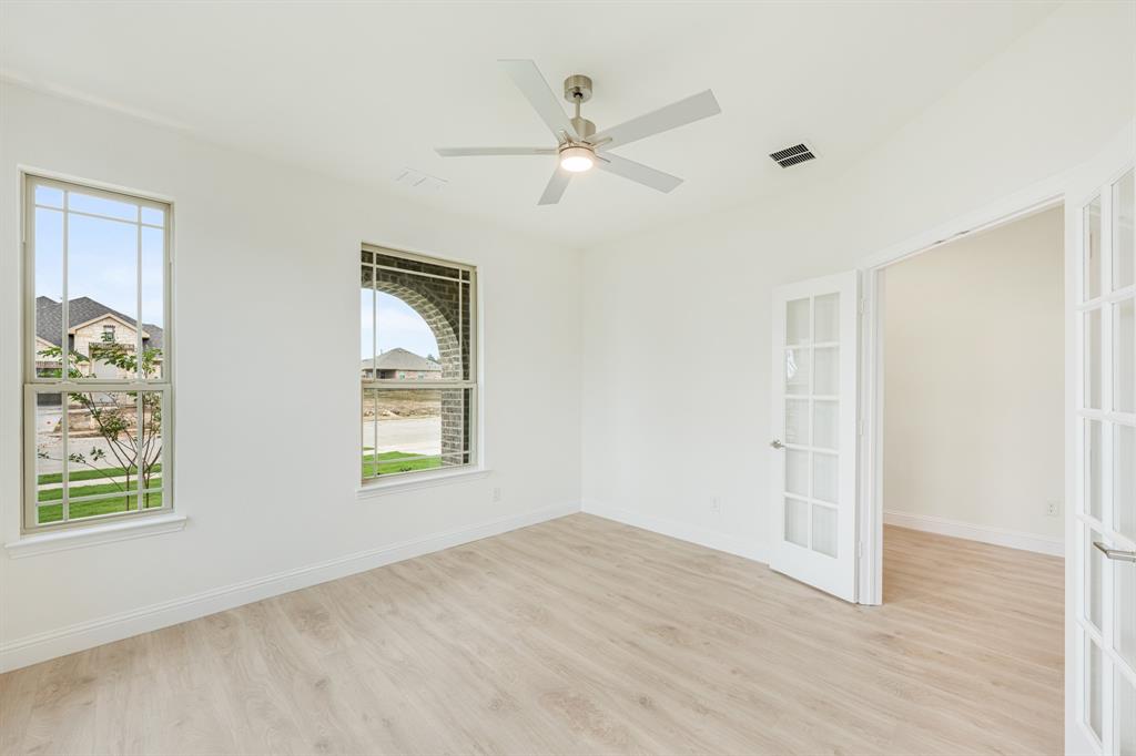 188 Creekside Drive Property Photo 4