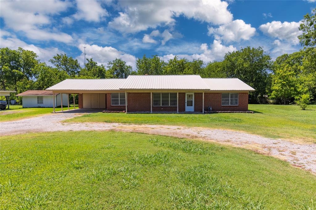 102 Oak Street Property Photo 1