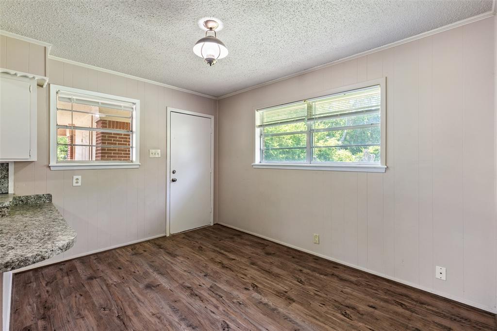 102 Oak Street Property Photo 14
