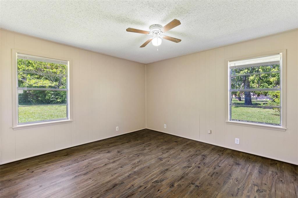 102 Oak Street Property Photo 17
