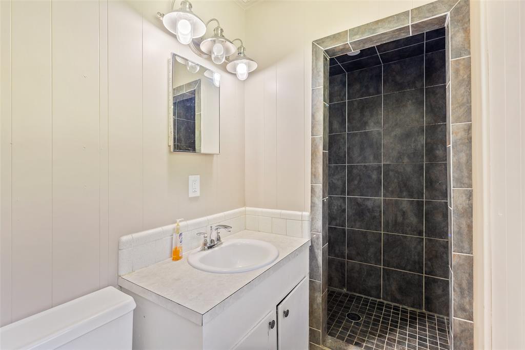 102 Oak Street Property Photo 19
