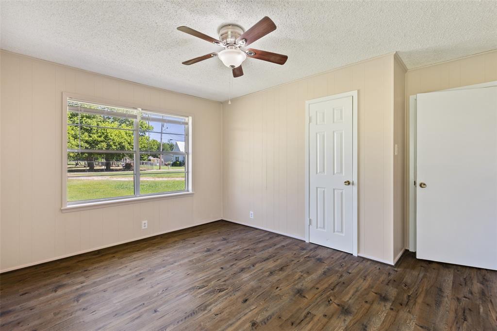 102 Oak Street Property Photo 24