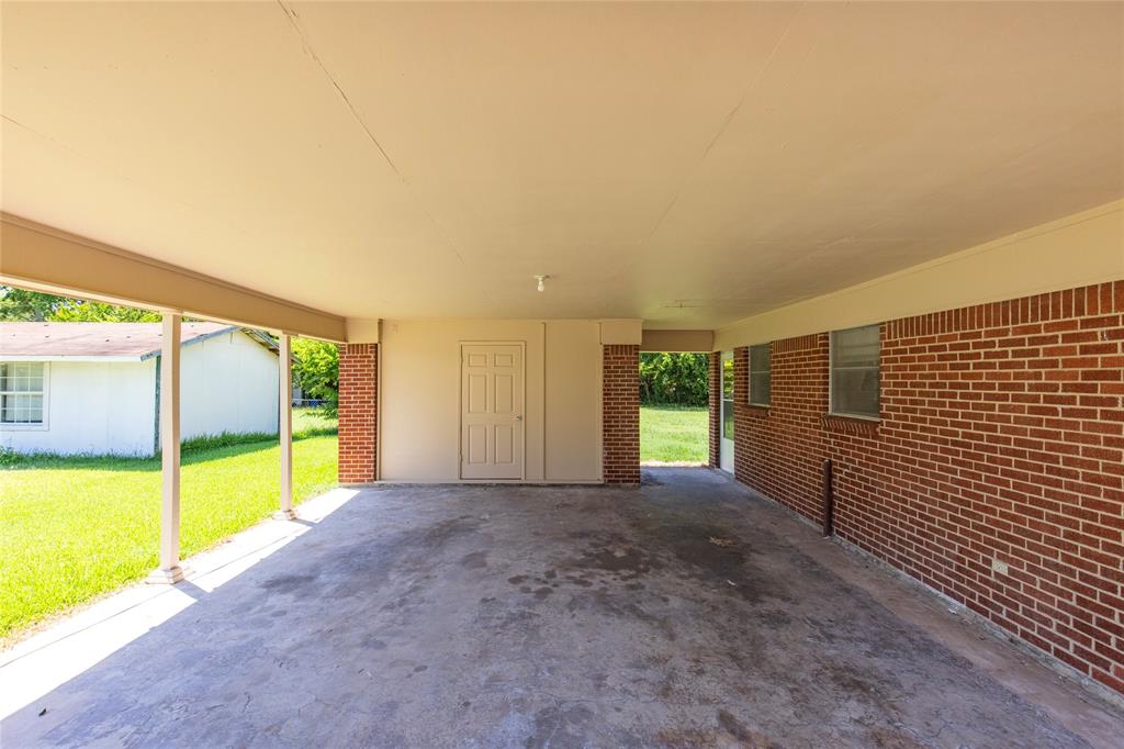 102 Oak Street Property Photo 26