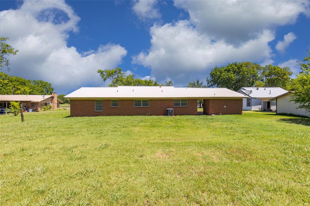 102 Oak Street Property Photo 30