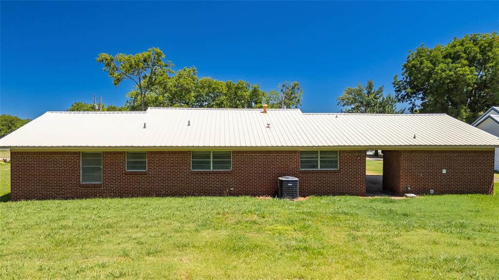 102 Oak Street Property Photo 33