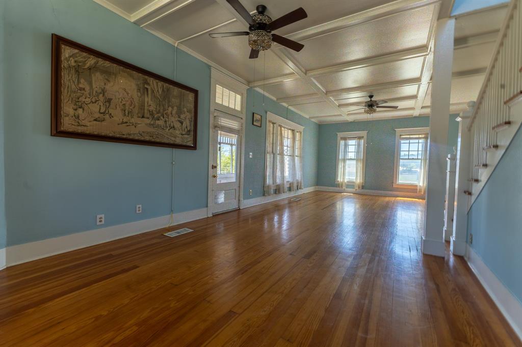 1115 Austin Street Property Photo 4