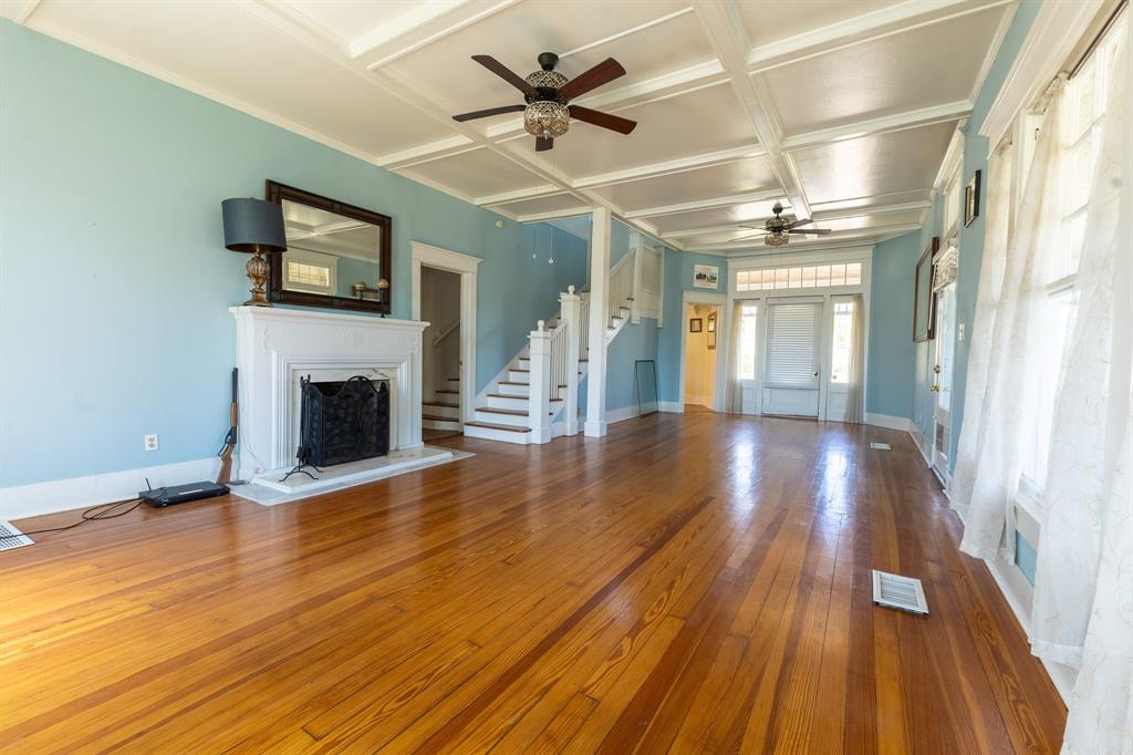 1115 Austin Street Property Photo 5