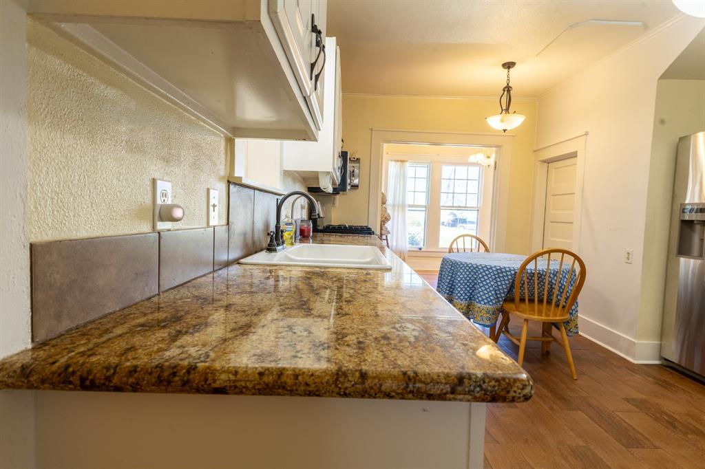 1115 Austin Street Property Photo 9