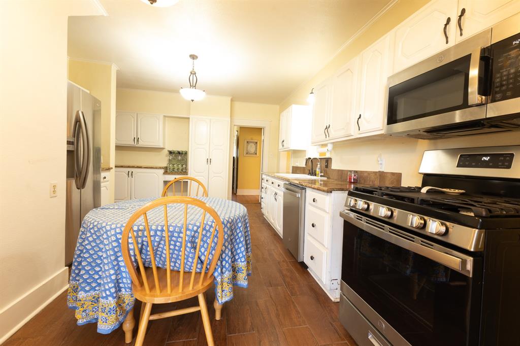 1115 Austin Street Property Photo 10