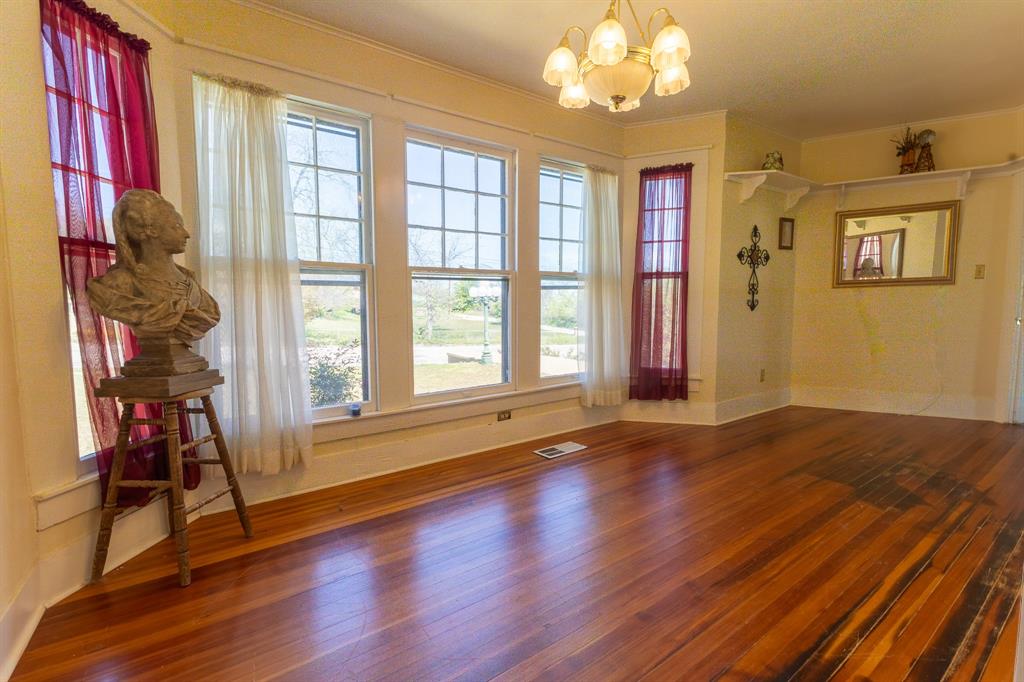 1115 Austin Street Property Photo 12