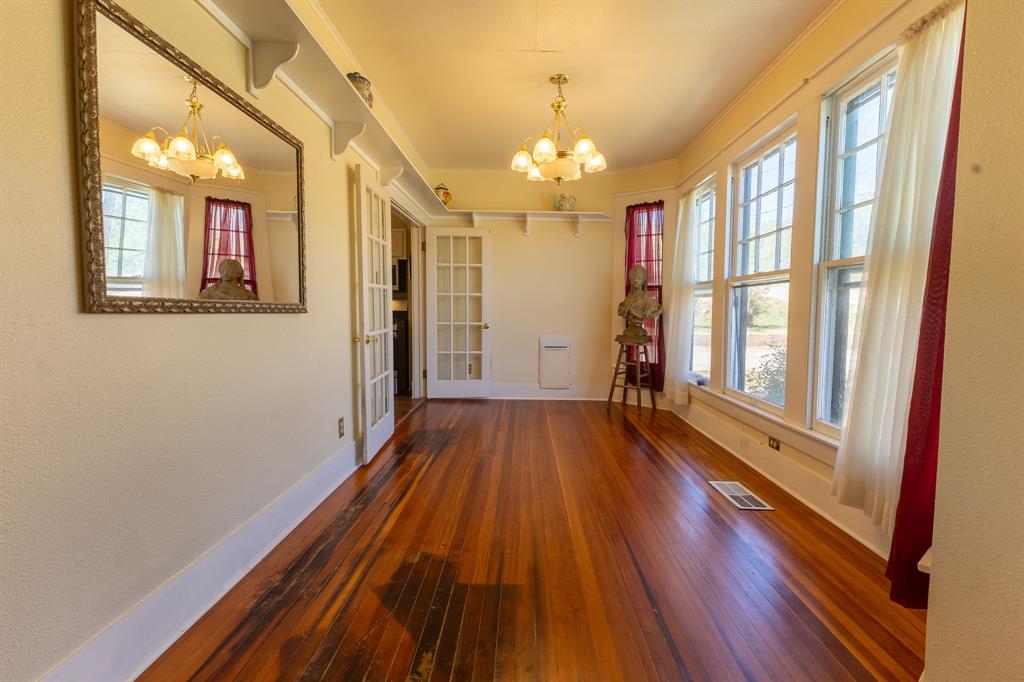 1115 Austin Street Property Photo 13