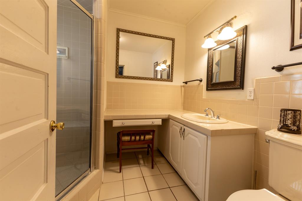 1115 Austin Street Property Photo 16