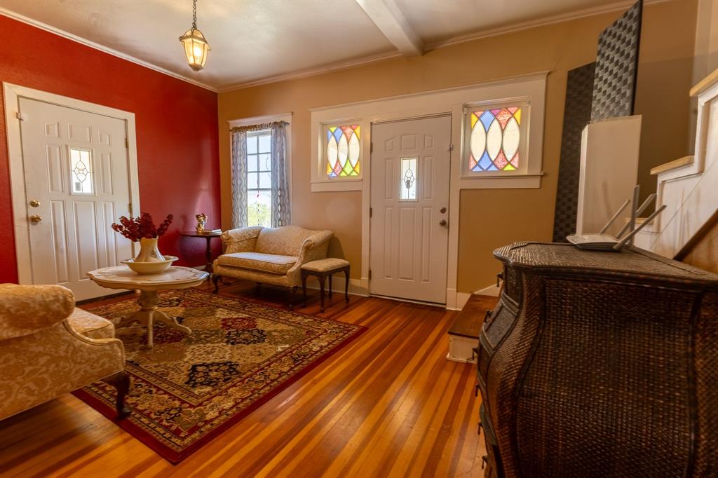 1115 Austin Street Property Photo 17