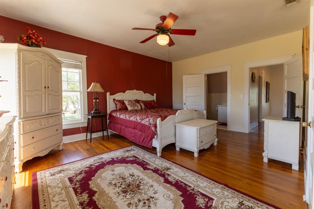 1115 Austin Street Property Photo 21