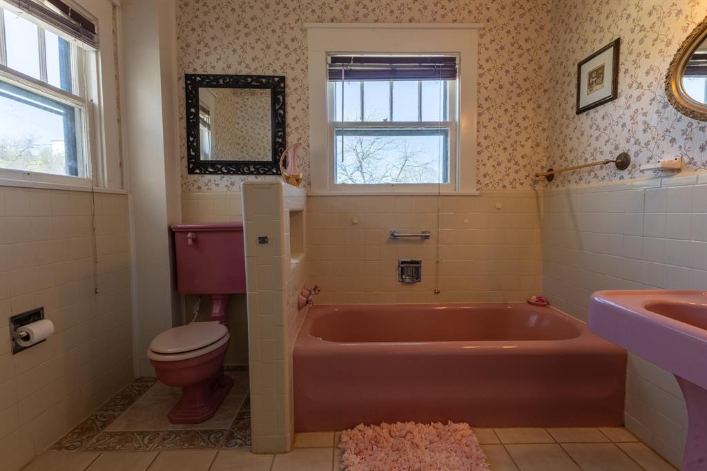 1115 Austin Street Property Photo 24