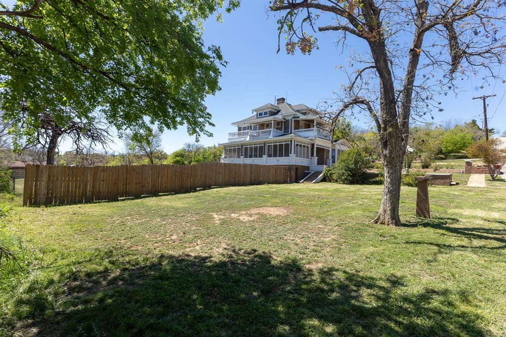 1115 Austin Street Property Photo 40
