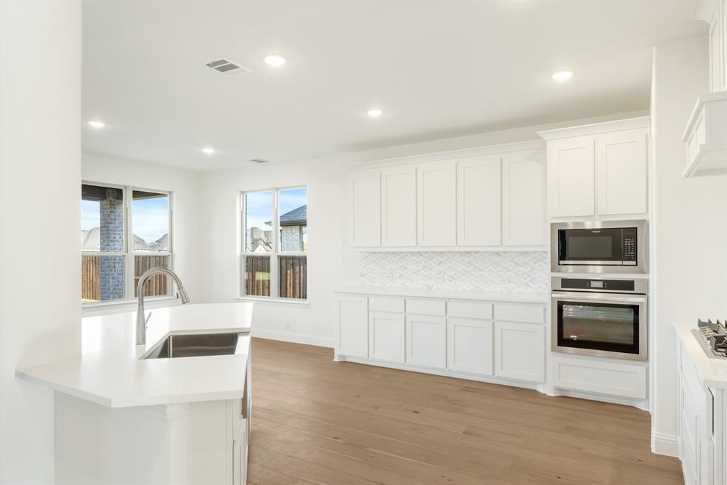 4130 Mill Pond Drive Property Photo 8