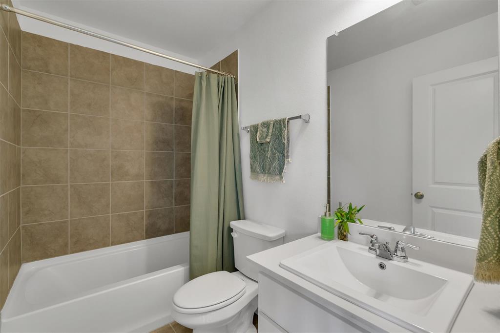 1821 Purtis Creek Drive Property Photo 28